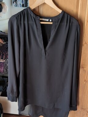 Violet & Claire Black Split-Neck Blouse